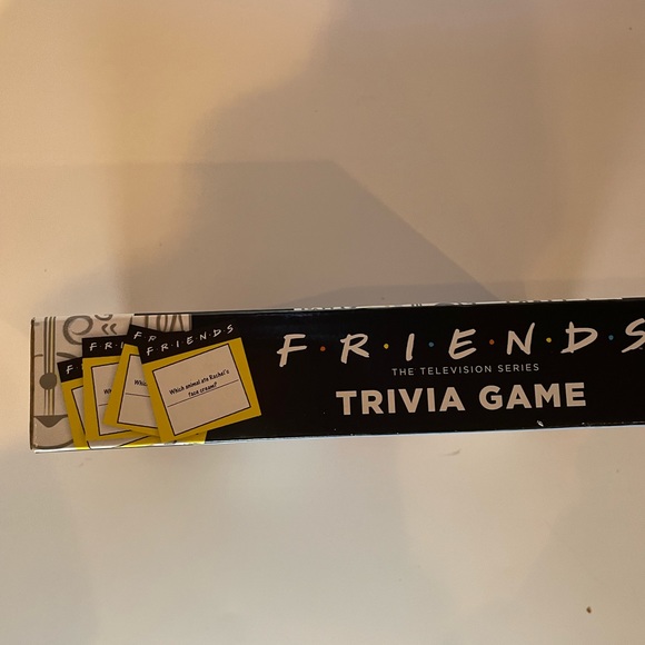 NWOT- ‘FRIENDS’ TRIVIA GAME. - Picture 3 of 4